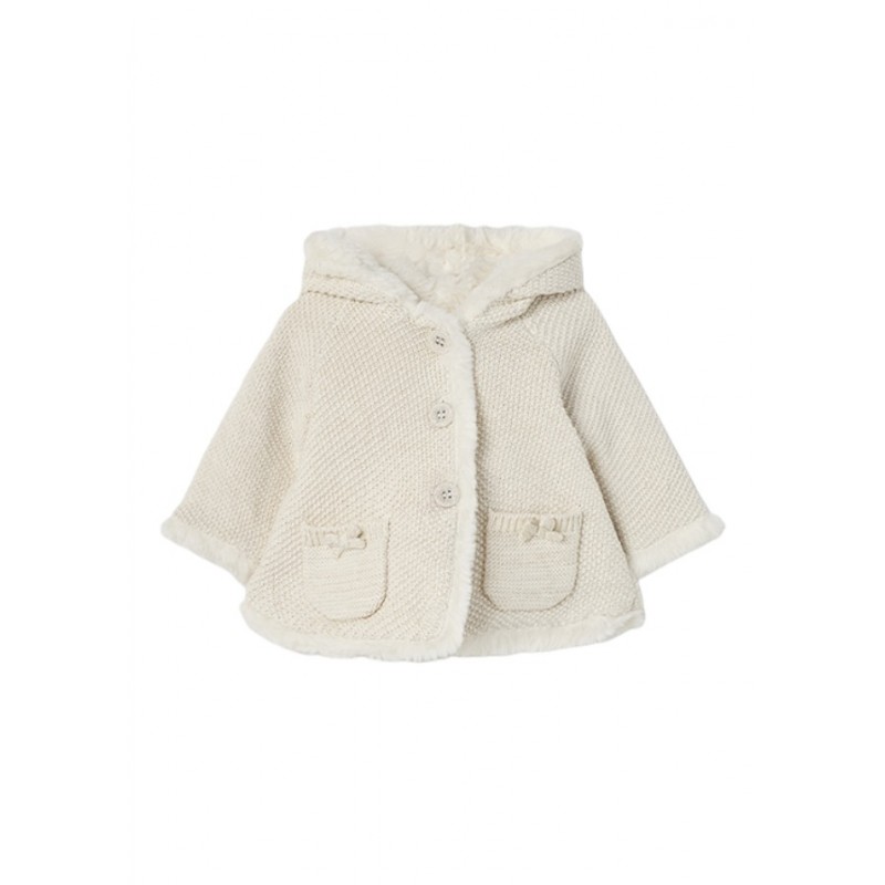 Lange Rebecca von Tricot MAYORA für Babymilch