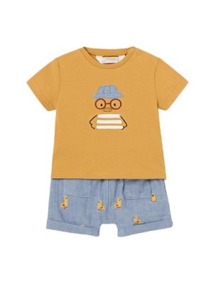 T-shirt pantalone e bambino...